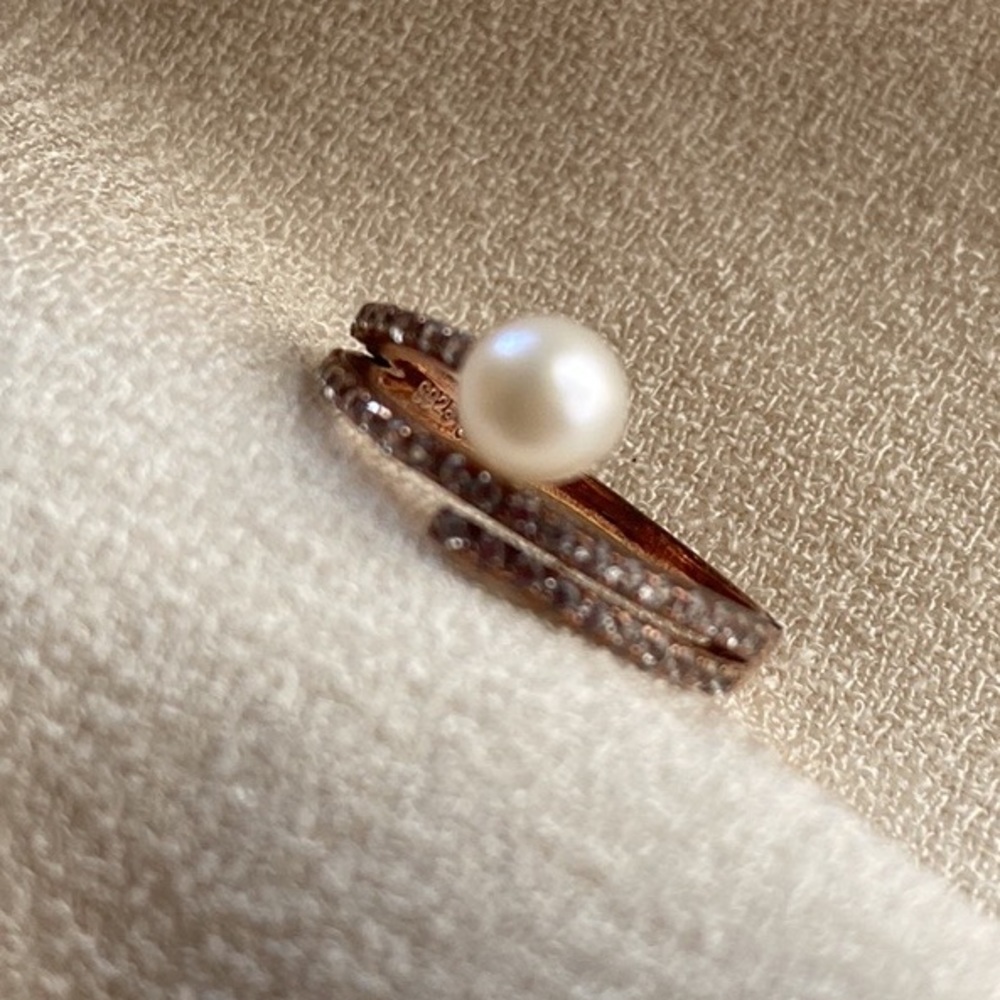 Rose Gold Rhinestone & Pearl Ring